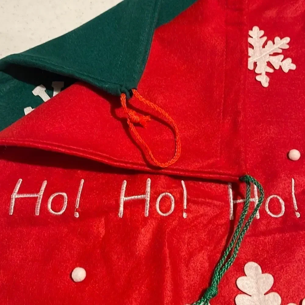 2 Holiday Felt Gift Sacks.‎  NWOT.